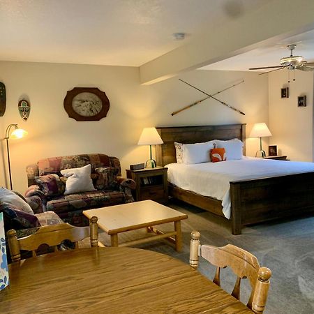 Fox Hollow Inn Боузман Екстериор снимка